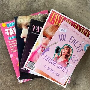 Taylor Swift Pink and Purple Magazine Set